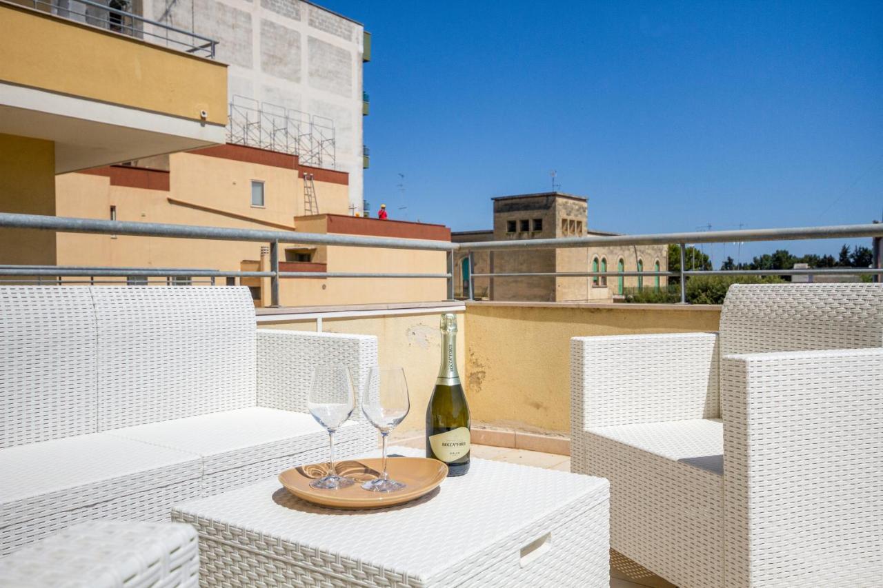 Roomy Apartment With Terrace & Parking Lecce Exterior photo